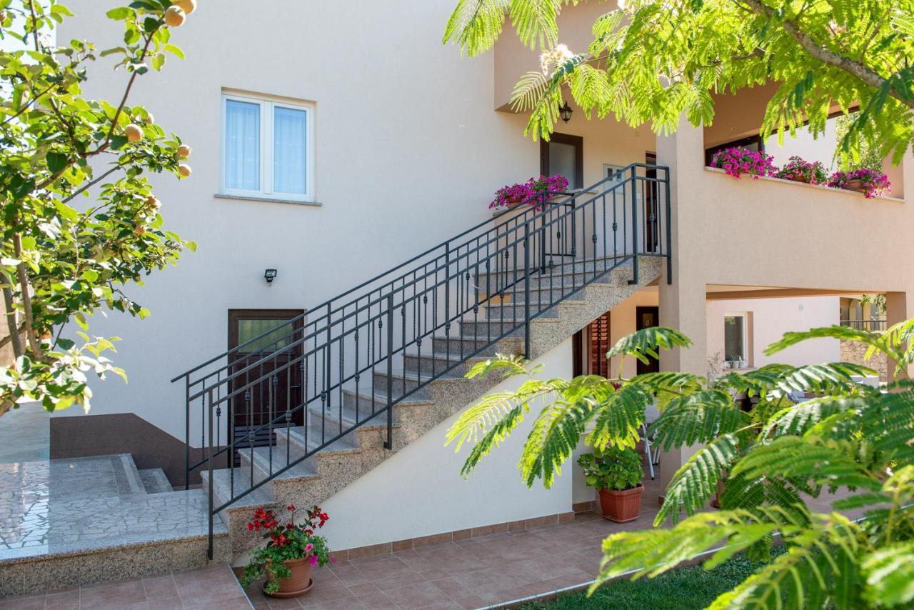 Apartmani Antonija Vozilici Buitenkant foto