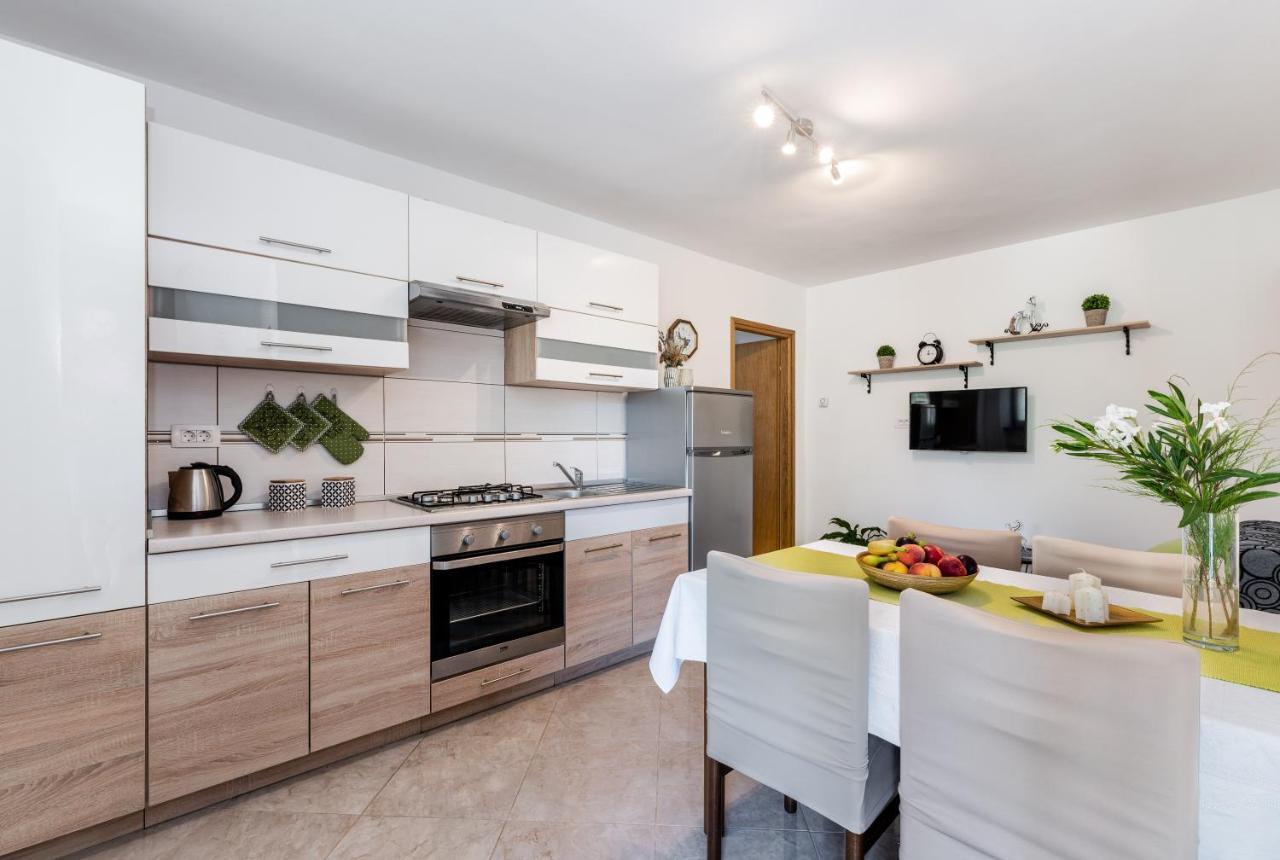 Apartmani Antonija Vozilici Buitenkant foto